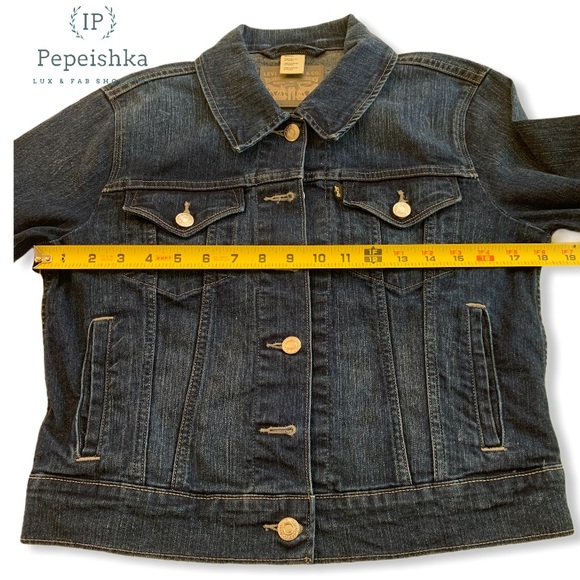 Levi’s Jean Jacket - Picture 4 of 6